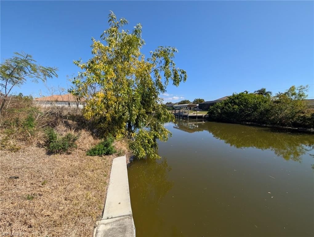 Image 1 of property listing at 1910 SW 30th TER, Cape Coral, FL 33914