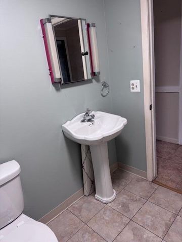 315 E Slosson Avenue, Reed City, MI 49677