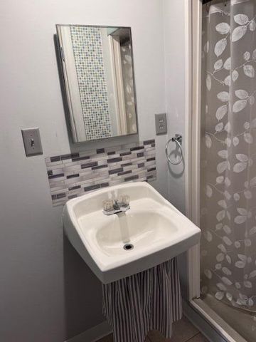 315 E Slosson Avenue, Reed City, MI 49677