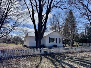315 E Slosson Avenue, Reed City, MI 49677