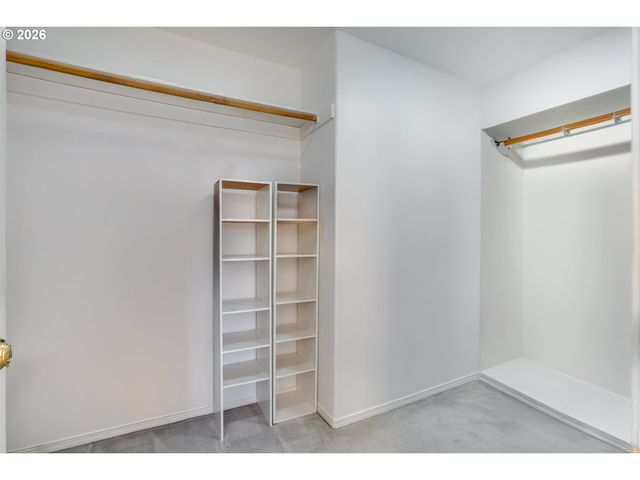 312 Nw Pacific Grove Dr, Beaverton, OR 97006