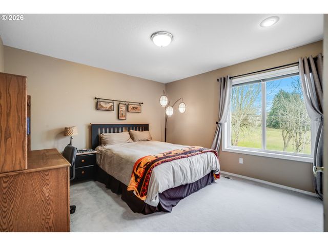 312 Nw Pacific Grove Dr, Beaverton, OR 97006