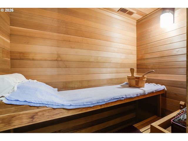 312 Nw Pacific Grove Dr, Beaverton, OR 97006