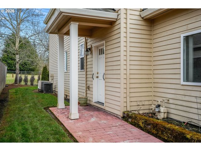 312 Nw Pacific Grove Dr, Beaverton, OR 97006