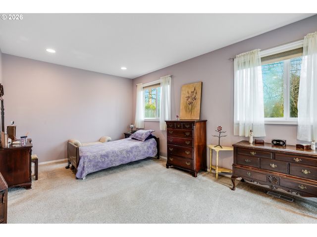 312 Nw Pacific Grove Dr, Beaverton, OR 97006