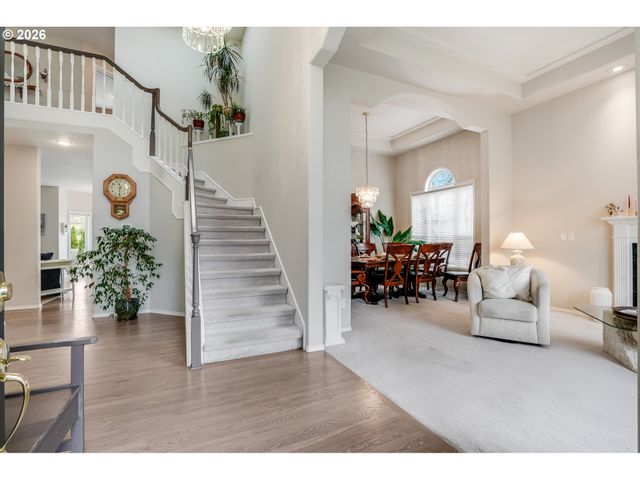 312 Nw Pacific Grove Dr, Beaverton, OR 97006