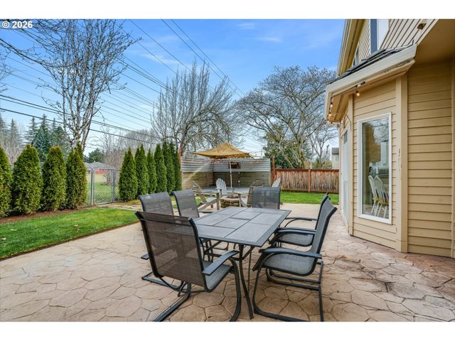 312 Nw Pacific Grove Dr, Beaverton, OR 97006