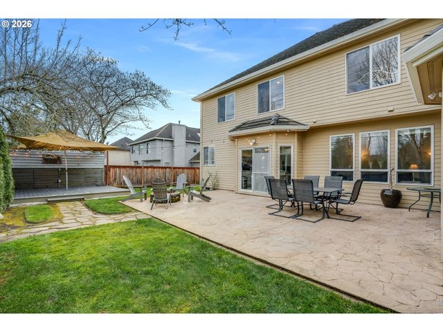 312 Nw Pacific Grove Dr, Beaverton, OR 97006