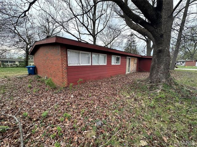 8428 Red Fir Drive, Berkeley, MO 63134