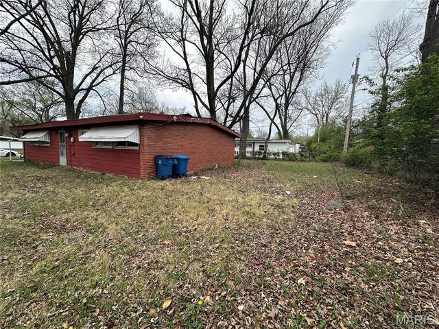 8428 Red Fir Drive, Berkeley, MO 63134