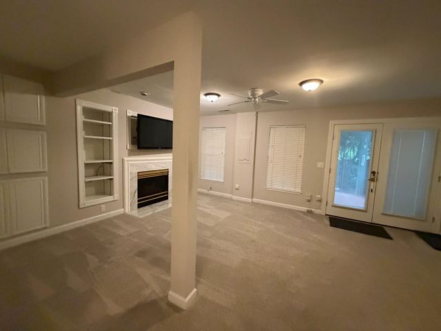 20965 PROMONTORY SQ, Sterling, VA 20165