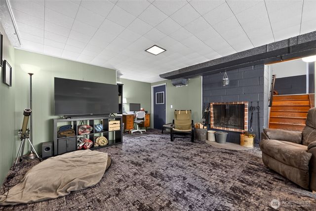 9219 26th Avenue SW, Seattle, WA 98106