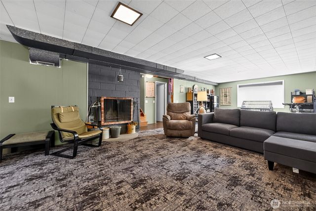 9219 26th Avenue SW, Seattle, WA 98106