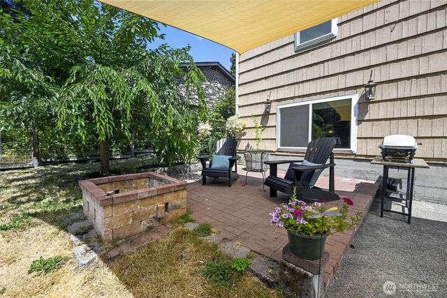 9219 26th Avenue SW, Seattle, WA 98106