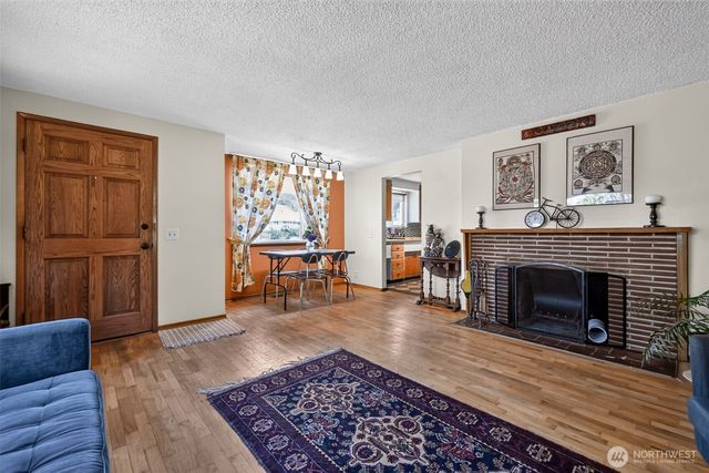 9219 26th Avenue SW, Seattle, WA 98106