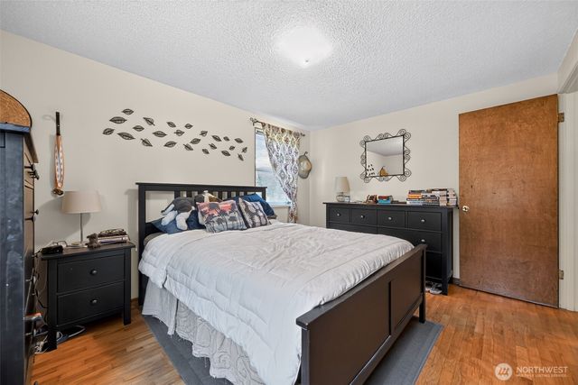 9219 26th Avenue SW, Seattle, WA 98106