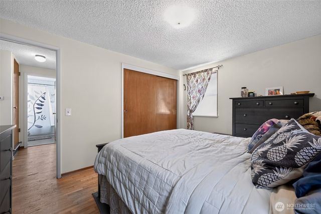9219 26th Avenue SW, Seattle, WA 98106