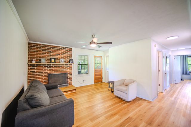 5027 Rocky Point Rd, Cookeville, TN 38506