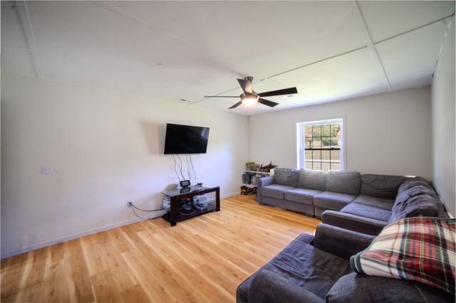 5027 Rocky Point Rd, Cookeville, TN 38506