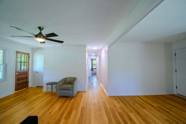 5027 Rocky Point Rd, Cookeville, TN 38506