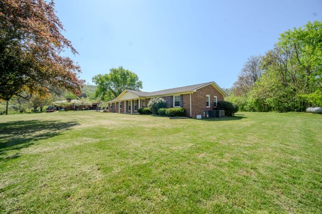 5027 Rocky Point Rd, Cookeville, TN 38506