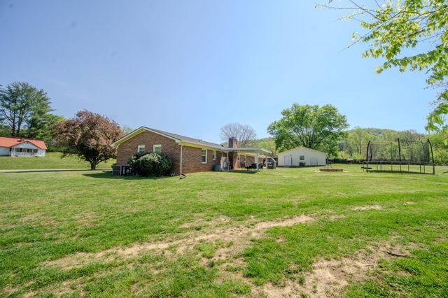 5027 Rocky Point Rd, Cookeville, TN 38506