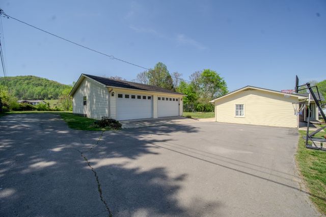 5027 Rocky Point Rd, Cookeville, TN 38506
