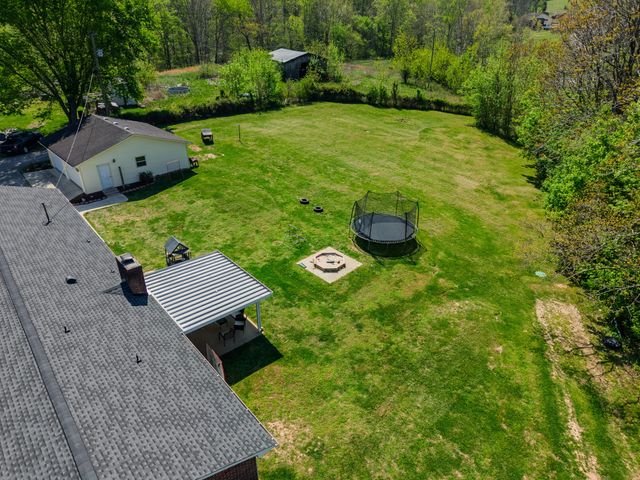 5027 Rocky Point Rd, Cookeville, TN 38506