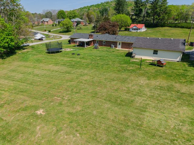 5027 Rocky Point Rd, Cookeville, TN 38506
