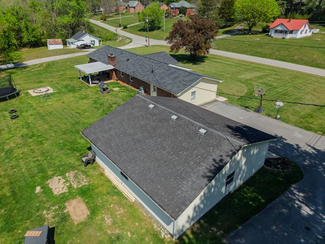 5027 Rocky Point Rd, Cookeville, TN 38506