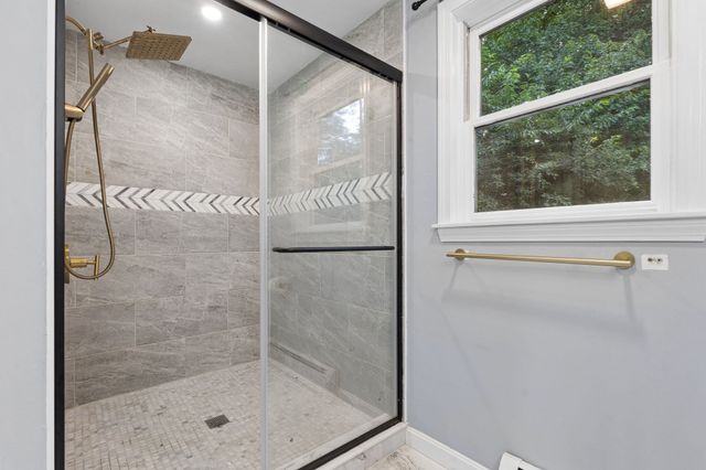 7 Providence Road, Westford, MA 01886