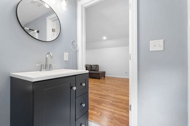7 Providence Road, Westford, MA 01886