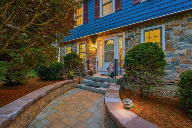 7 Providence Road, Westford, MA 01886