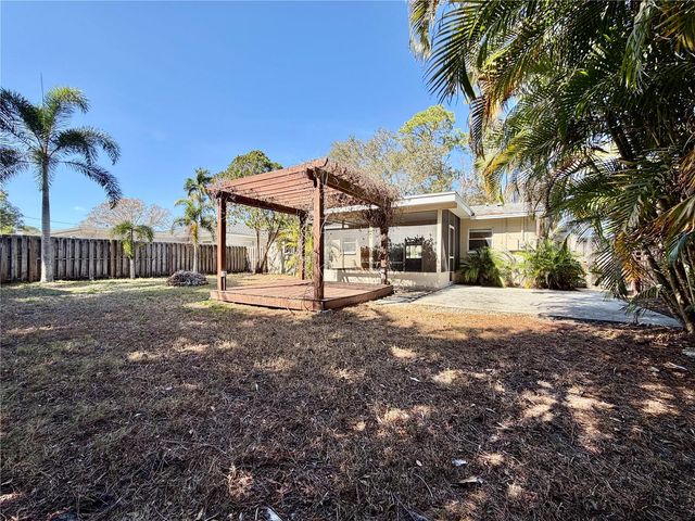 510 81ST AVENUE N, St Petersburg, FL 33702