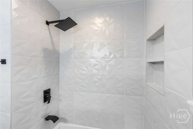 2102 Auburn Street, Savannah, GA 31404