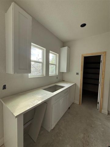 6814 Champion Lane, Houston, TX 77091