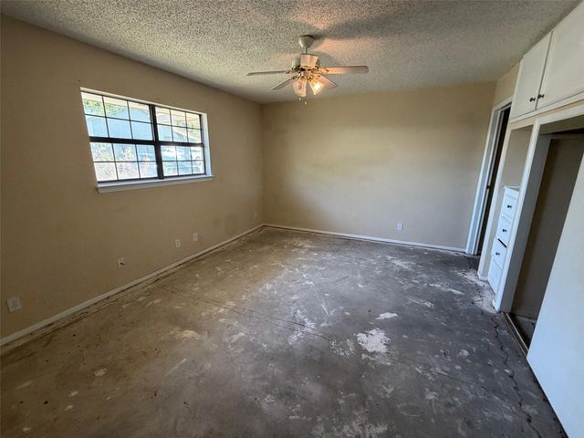 300 Poker Chip 12, Horseshoe Bay, TX 78657