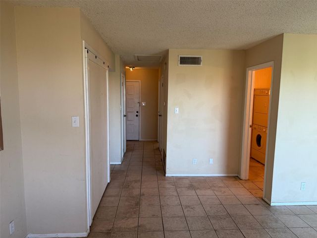 300 Poker Chip 12, Horseshoe Bay, TX 78657