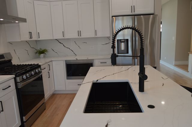 3755 N Odell Avenue N, Chicago, IL 60634