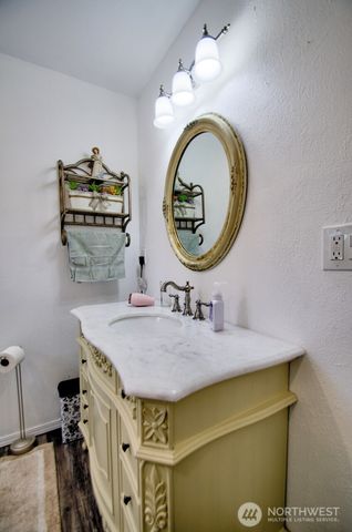 1296 Centralia Alpha Road, Chehalis, WA 98532