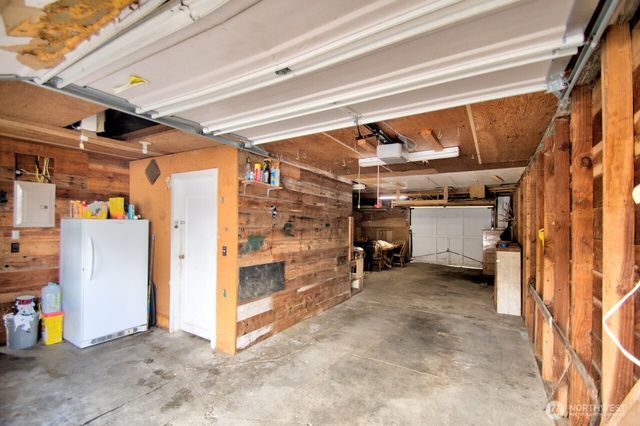 1296 Centralia Alpha Road, Chehalis, WA 98532