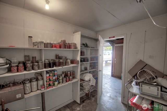 1296 Centralia Alpha Road, Chehalis, WA 98532