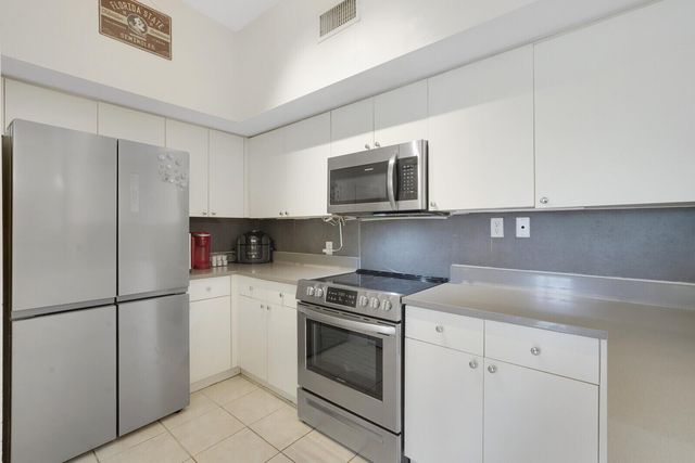 11790 St Andrews Place 307, Wellington, FL 33414