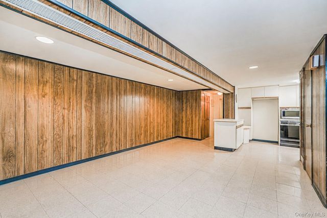 6617 10th Avenue, Brooklyn, NY 11219