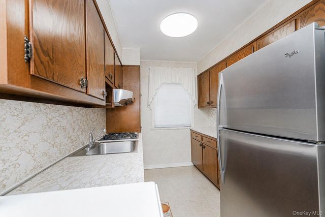 6617 10th Avenue, Brooklyn, NY 11219