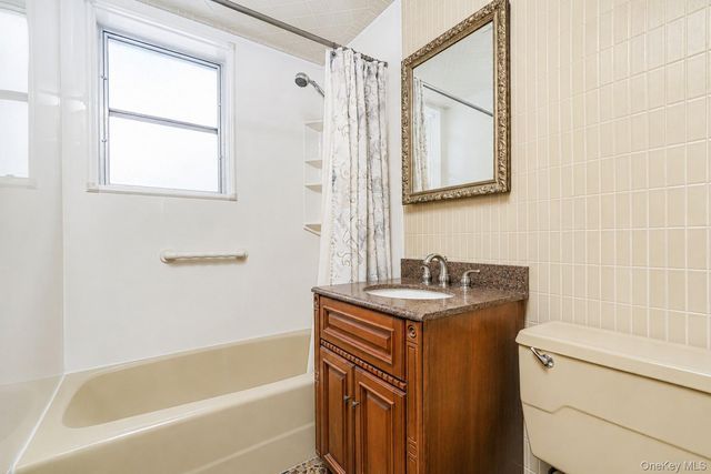6617 10th Avenue, Brooklyn, NY 11219