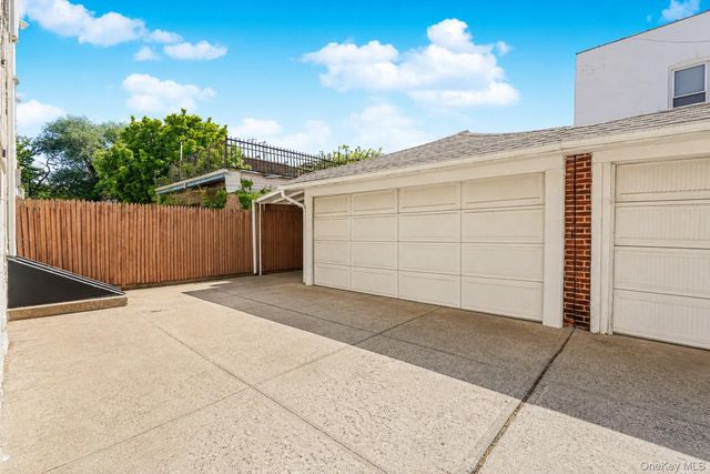 6617 10th Avenue, Brooklyn, NY 11219