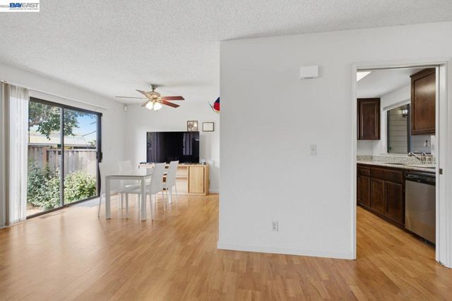 1701 Calais Ct, Hayward, CA 94541