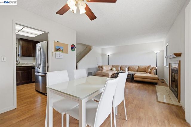 1701 Calais Ct, Hayward, CA 94541