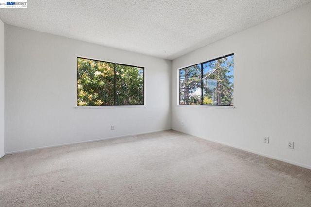1701 Calais Ct, Hayward, CA 94541